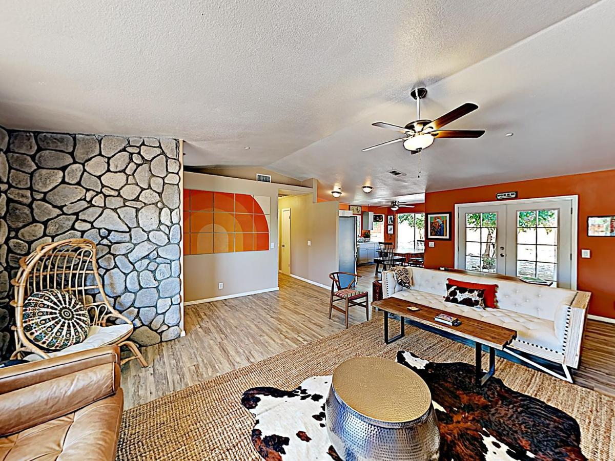 Rawhide Ranch - Walk To Pappy And Harriet'S With Hot Tub! Home يوككا فالي المظهر الخارجي الصورة