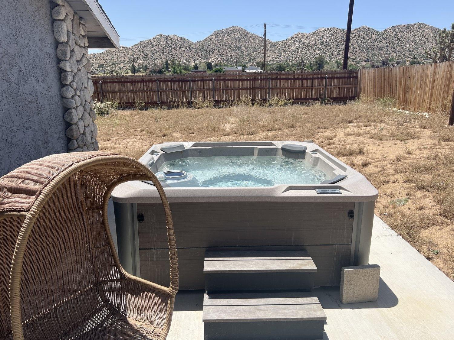 Rawhide Ranch - Walk To Pappy And Harriet'S With Hot Tub! Home يوككا فالي المظهر الخارجي الصورة